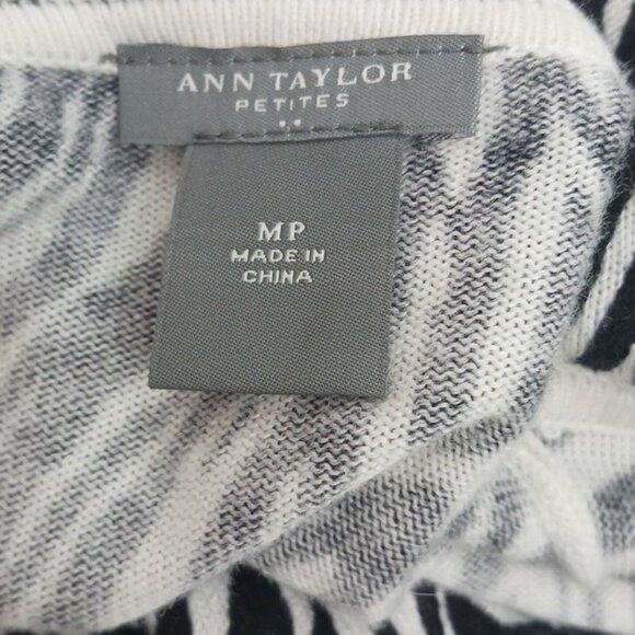 Ann Taylor Cardigan Sweater Womens Size MP Zebra Print Button Front Long Sleeve - Picture 5 of 6